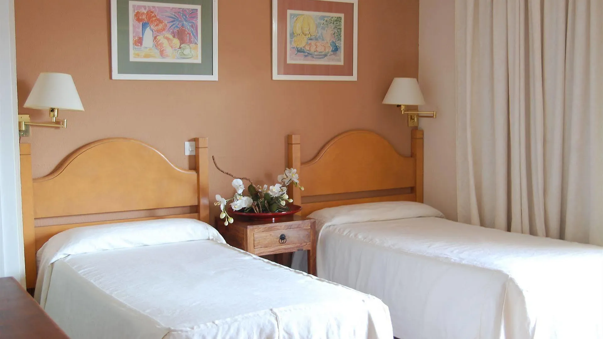 Hotel El Faro Marbella 3*,  Espanha